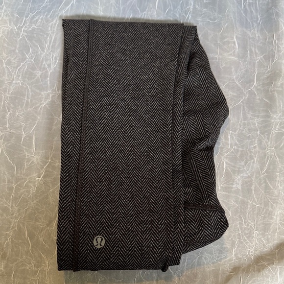 lululemon athletica Black and Gray Leggings - Picture 4 of 4